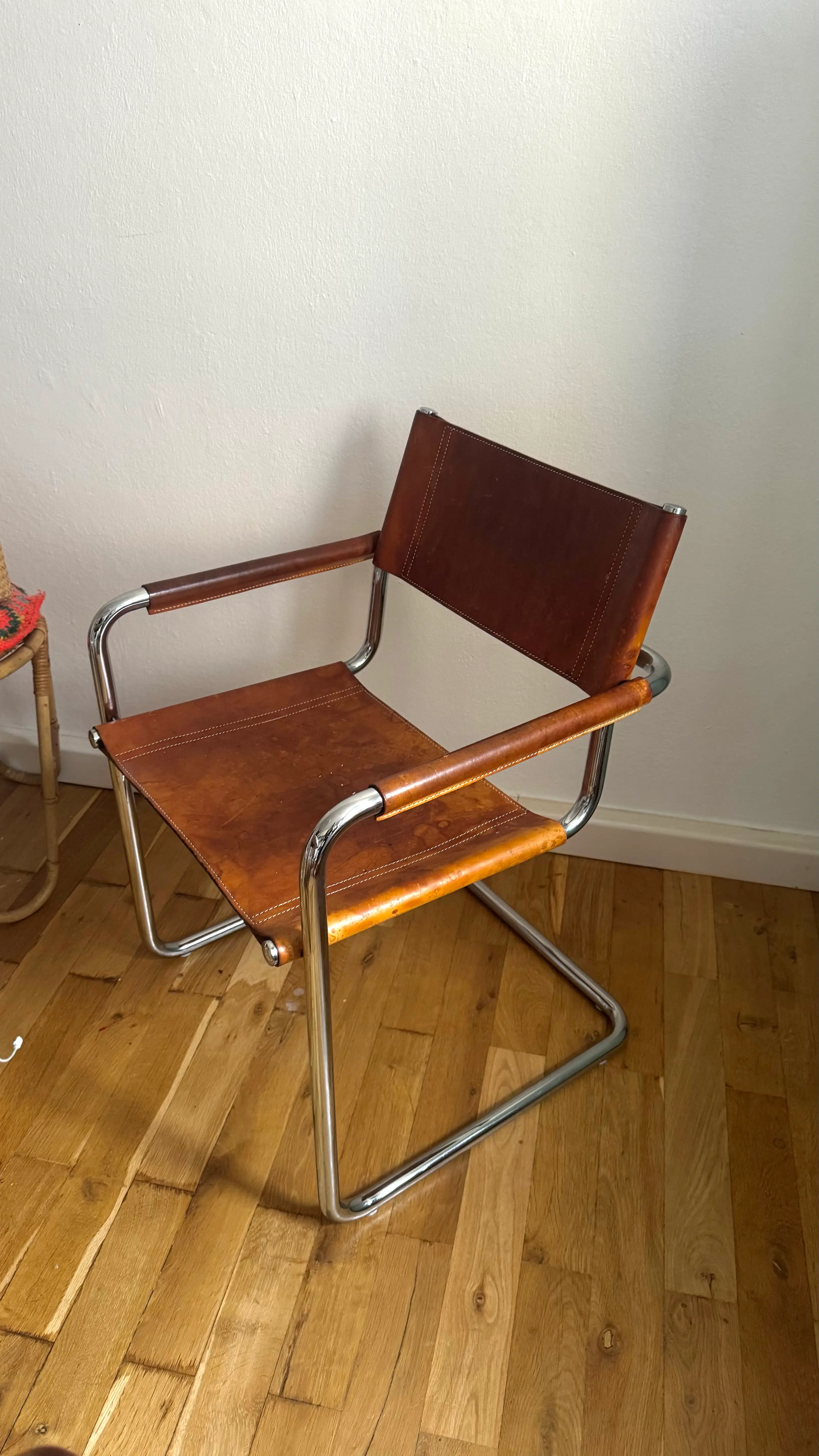 Vintage-Freischwinger, Leder und Stahlrohr